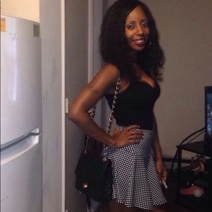 Hello loves 😊💚 Meet your Posher, Dee